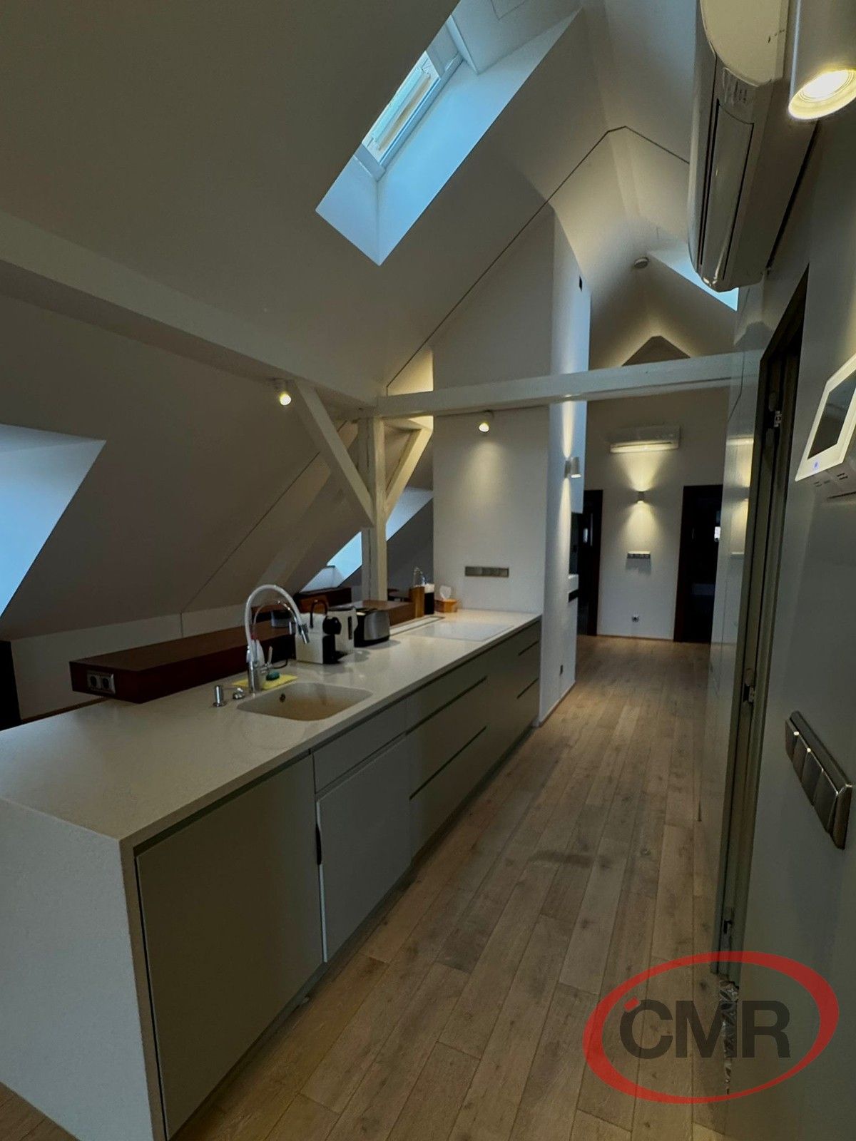 Pronájem byt 3+1 - U lužického semináře, Praha, 133 m²