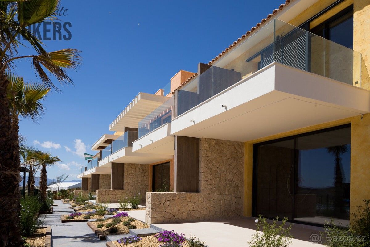 Prodej rodinný dům - 987 66, Zahraničí