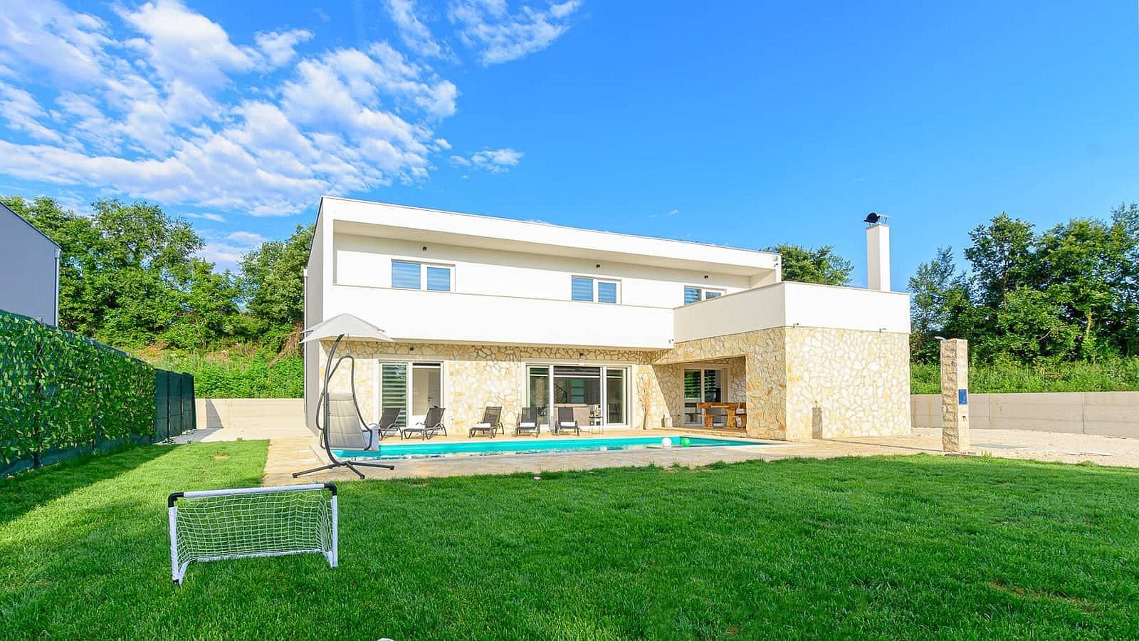 Rodinný dům, 243 m²
