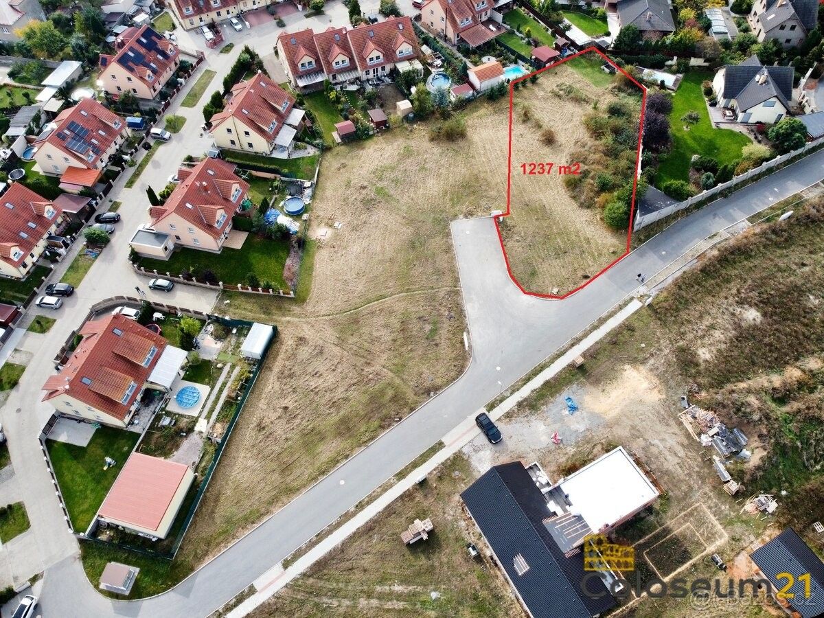Prodej pozemek pro bydlení - Hřebeč, 273 45, 1 237 m²