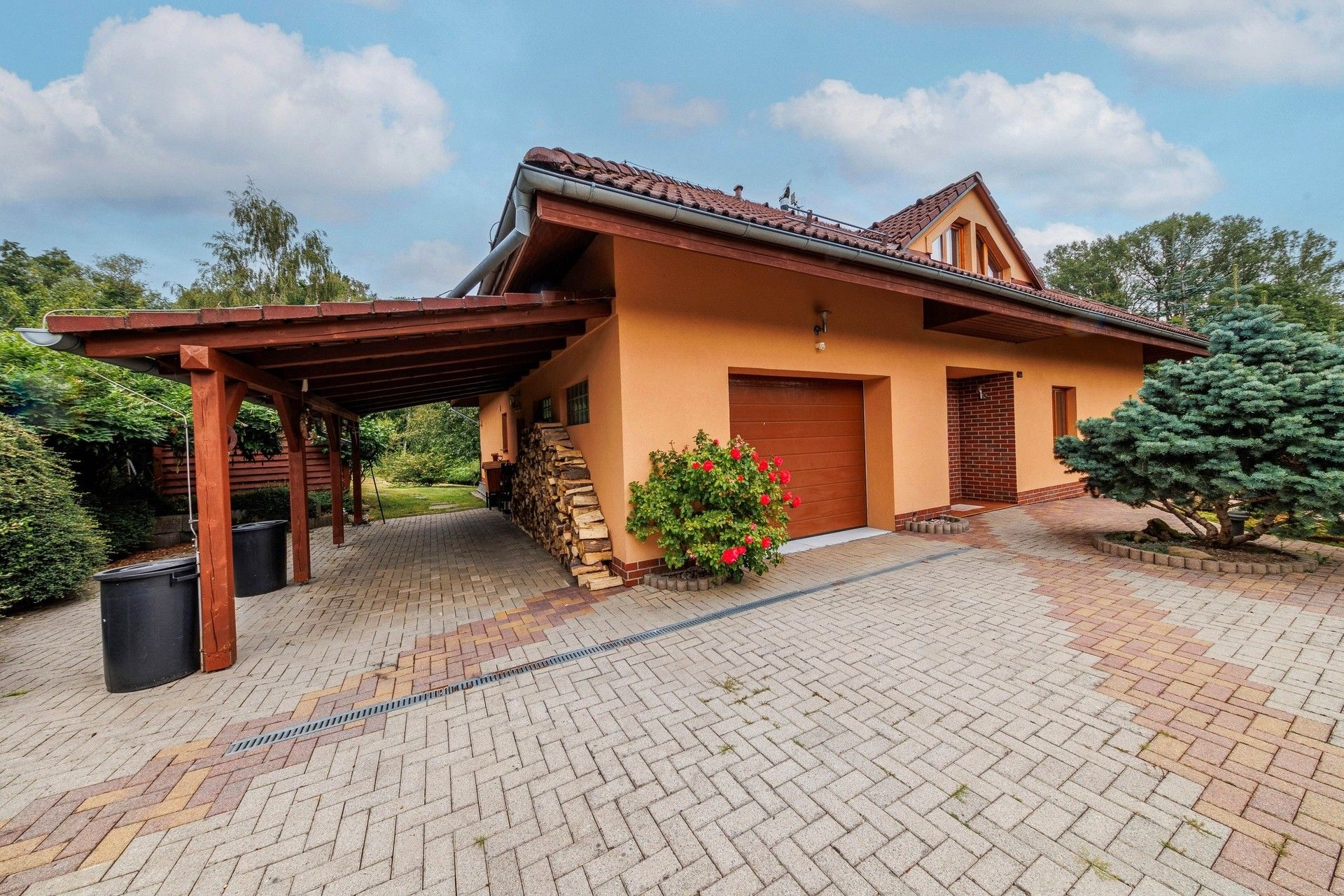 Rodinné domy, Okrouhlá, 310 m² - 2