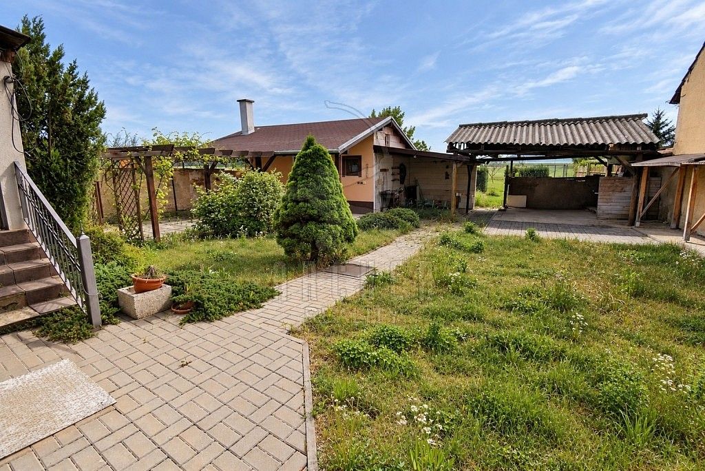 Rodinný dům · 78 m² · Hostín u Vojkovic, okres Mělník - 3
