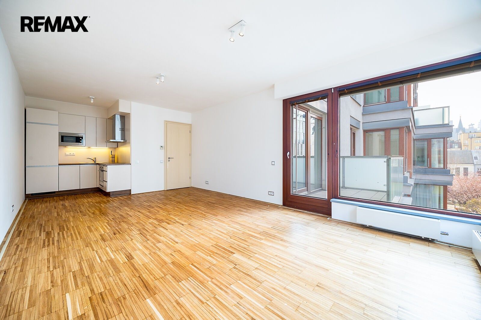 2+kk, Rohanské nábřeží 657, Praha Karlín, 73 m² - 2
