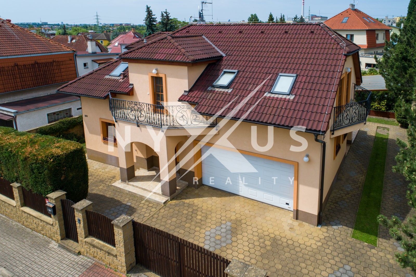 Prodej rodinný dům - Kamencová, Praha, 488 m²