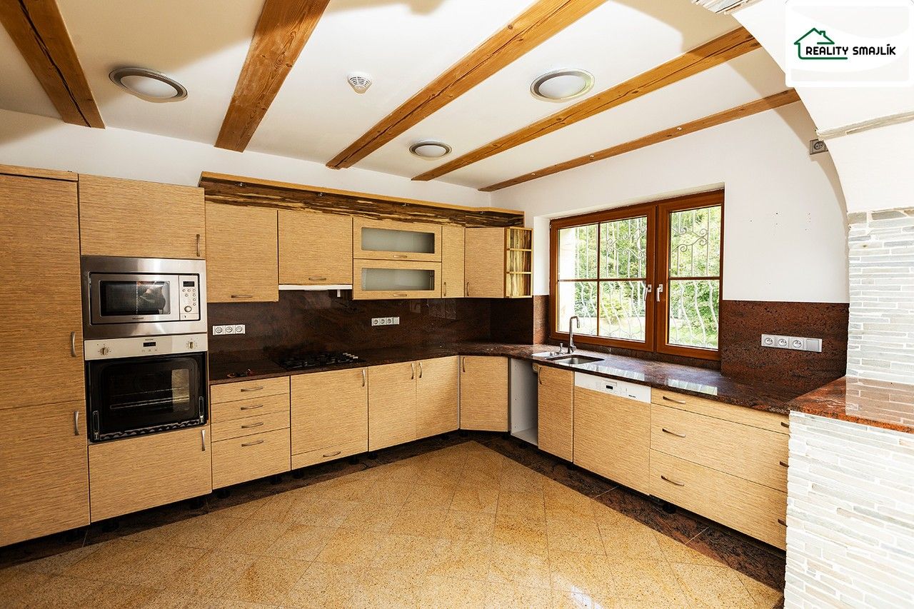 Prodej rodinný dům - Sokolská, Plesná, 500 m²