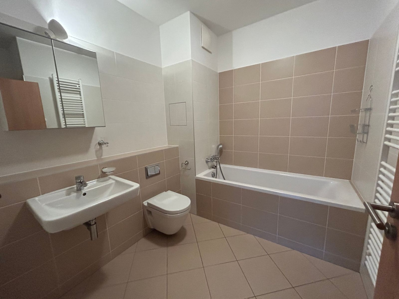 Byt 2+kk · 65 m² · Kurta Konráda, Praha - Libeň - 4
