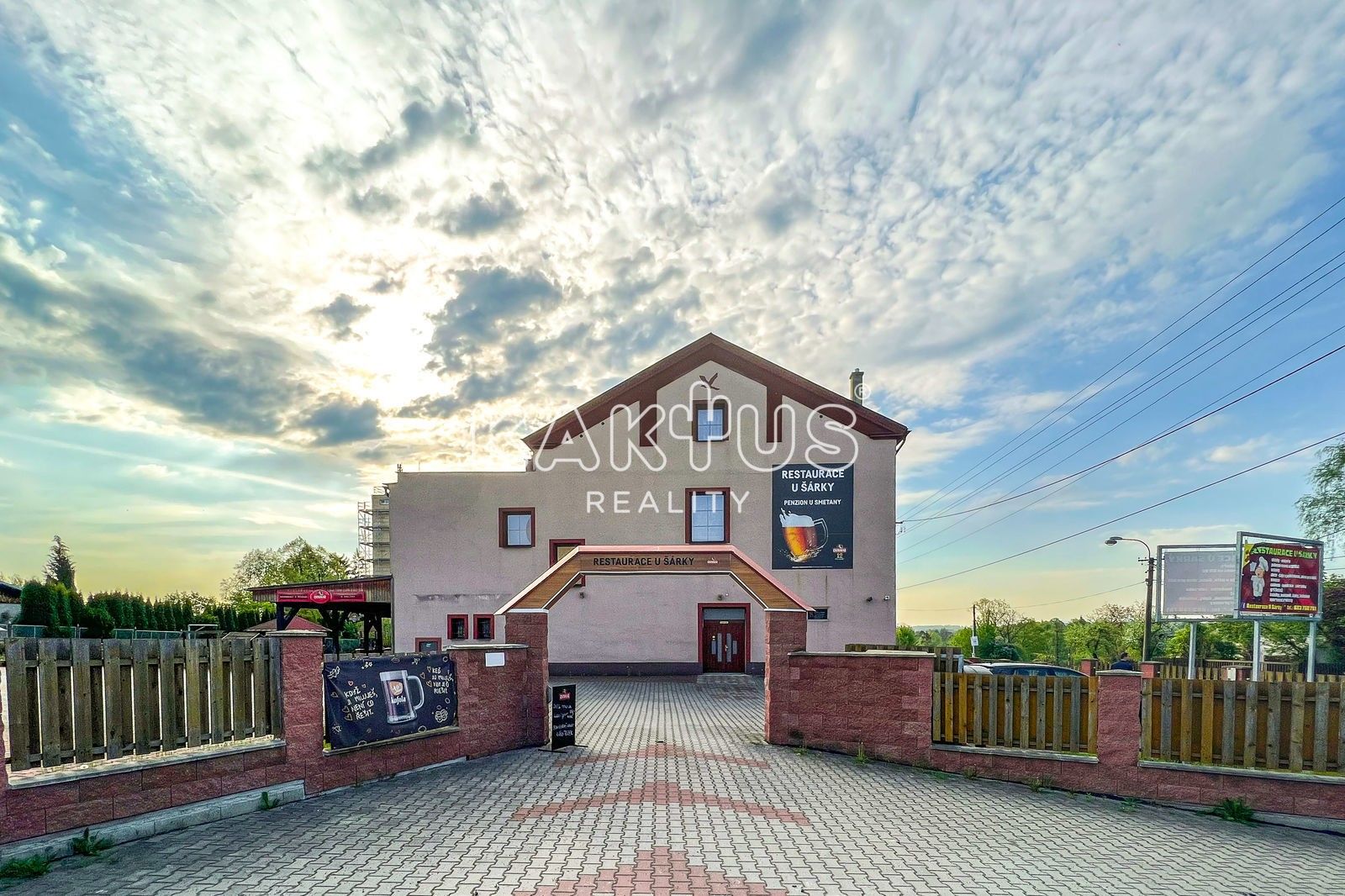 Restaurace, Michálkovická, Ostrava, 2 000 m²