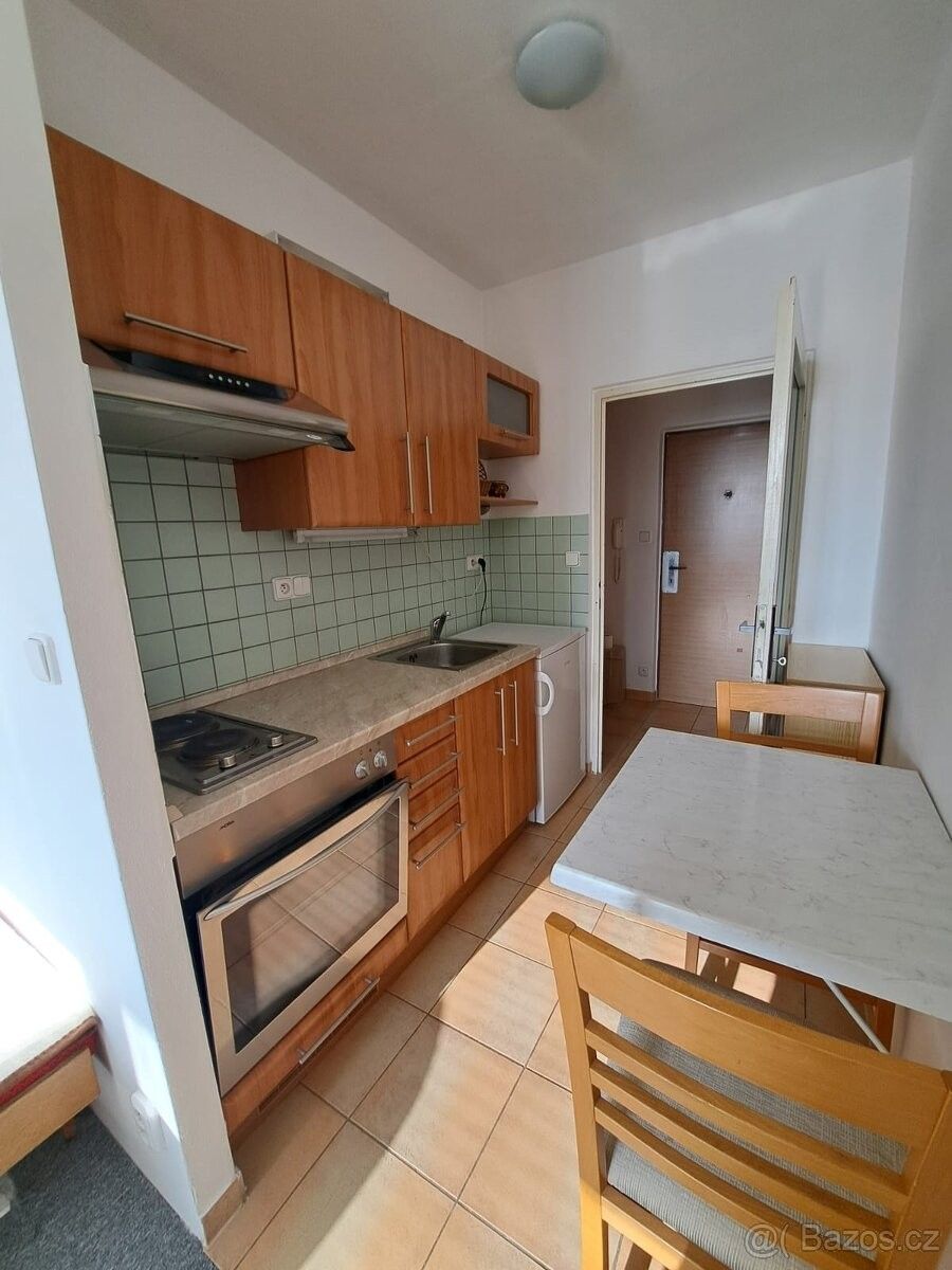 Byty, Veselí nad Moravou, 698 01