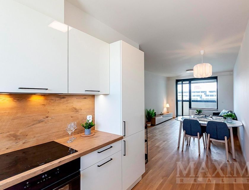 2+kk, Argentinská, Praha - Holešovice, 79 m² - 1
