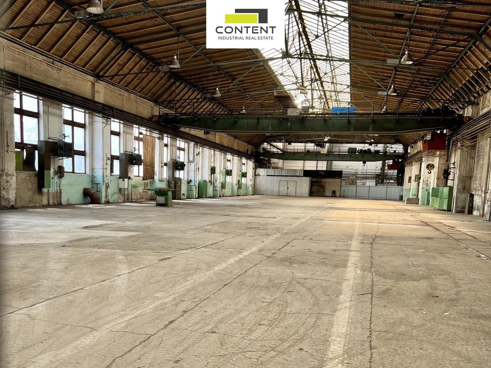 Pronájem sklad - Pražská třída, Hradec Králové, 1 080 m²