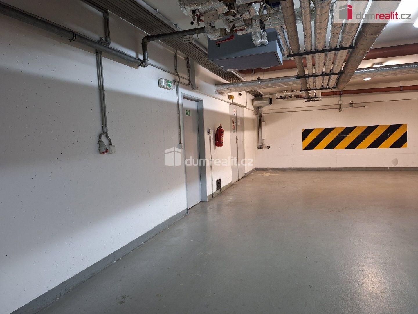 Garáž · 12 m² · Názovská 3255, Praha Strašnice - 3