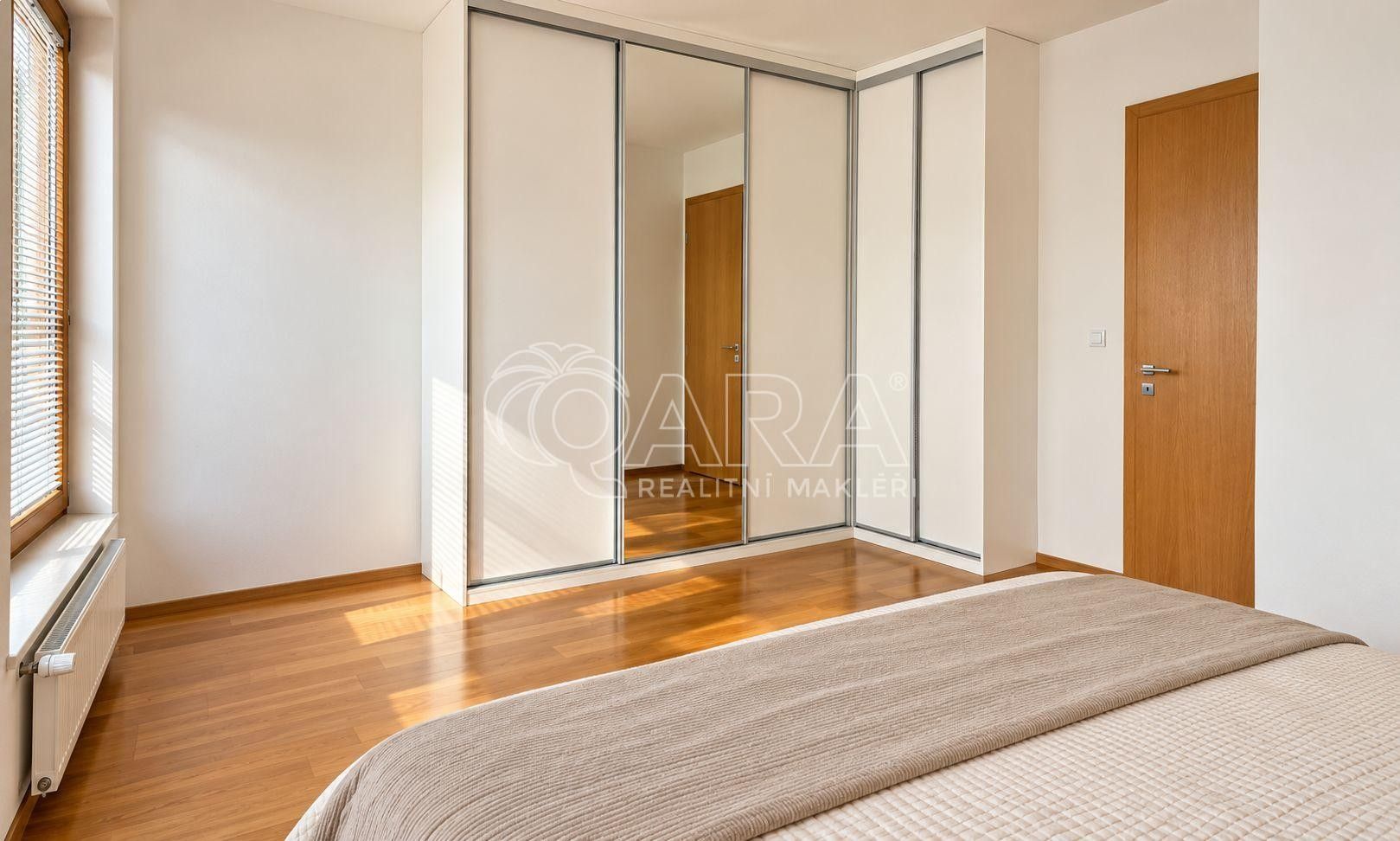 Pronájem byt 2+kk - Komunardů, Praha Holešovice, 57 m² - 5