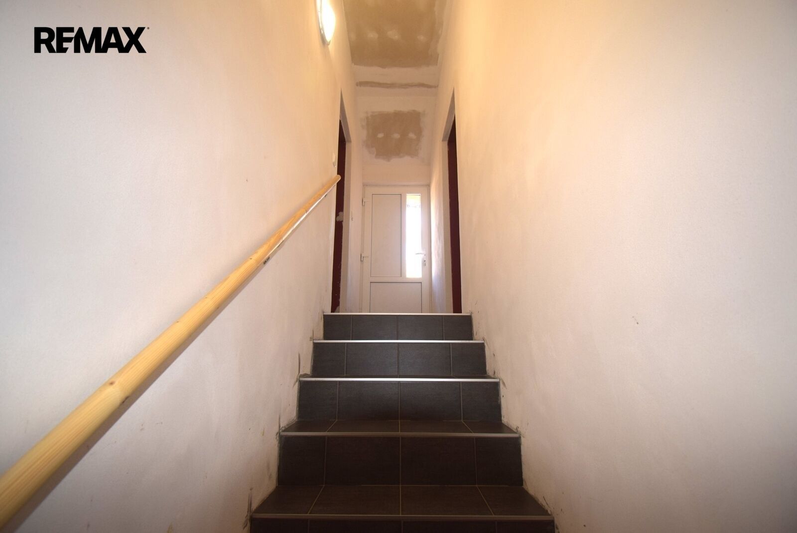 Prodej rodinný dům - Služátky, 208 m² - 5