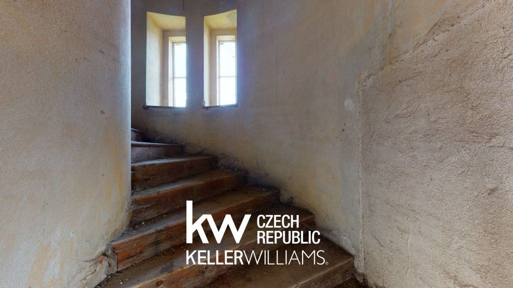 Prodej komerční - Okrouhlá, 570 m²