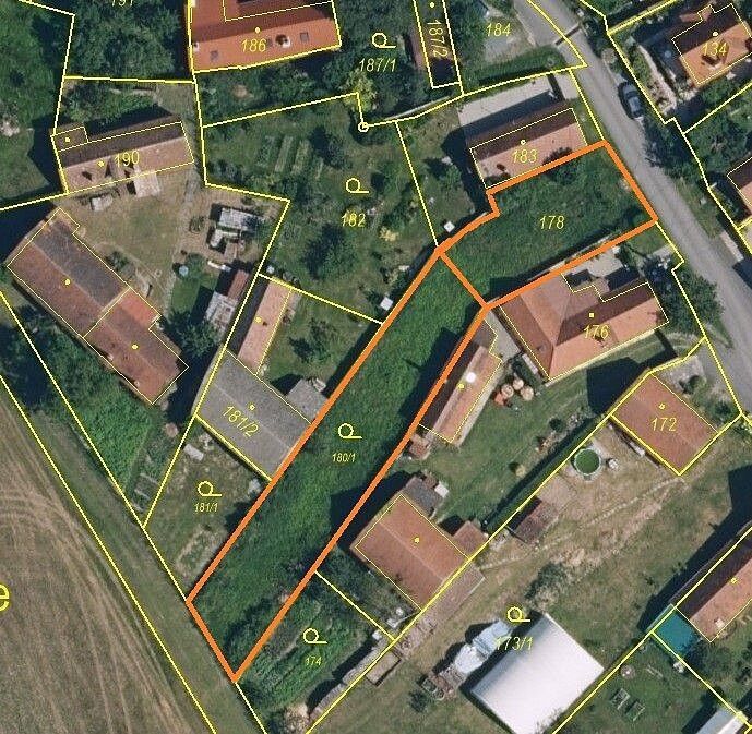 Pozemek pro bydlení, 705 m²