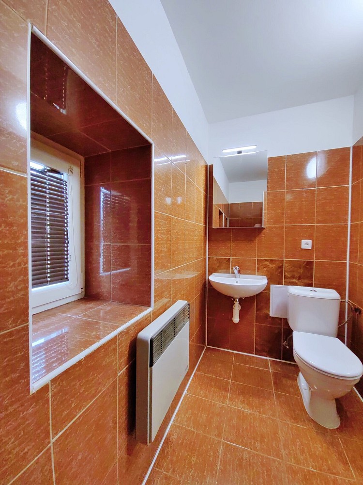 Byt 2+1 · 36 m² · Studentská, Karlovy Vary - Doubí - 4
