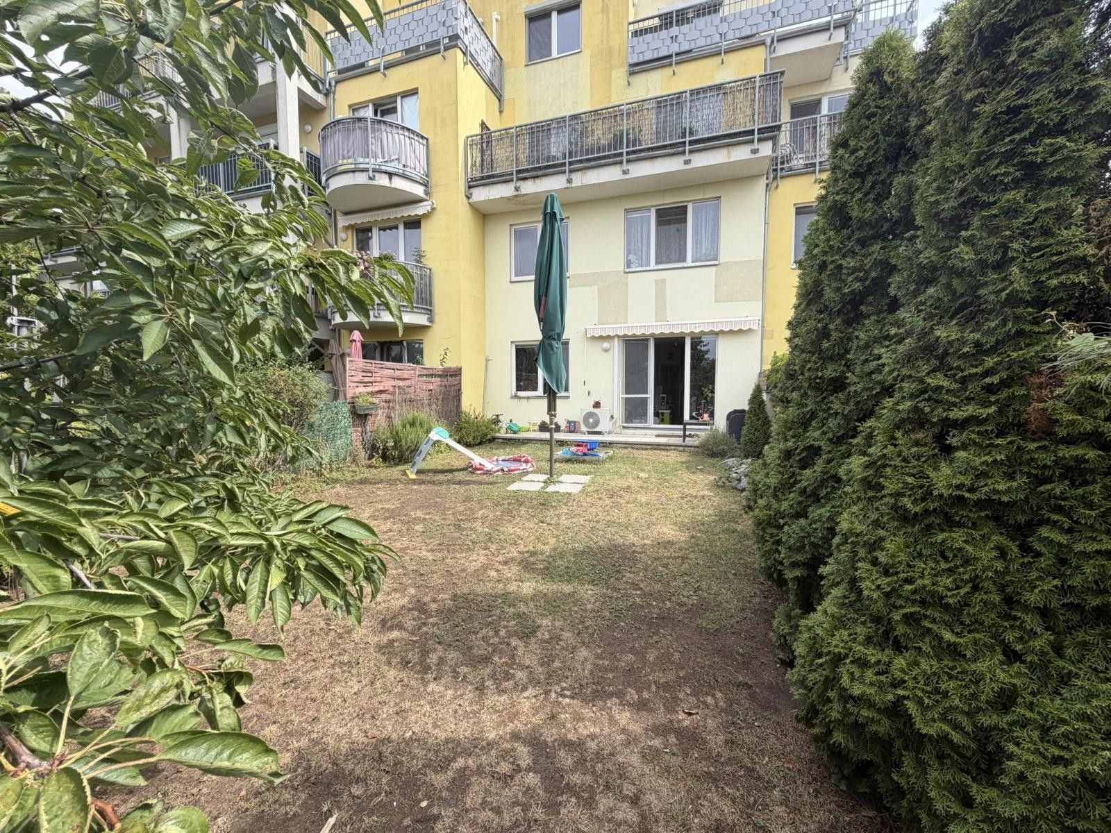 2+kk, Wiesenthalova, Praha, 50 m² - 1