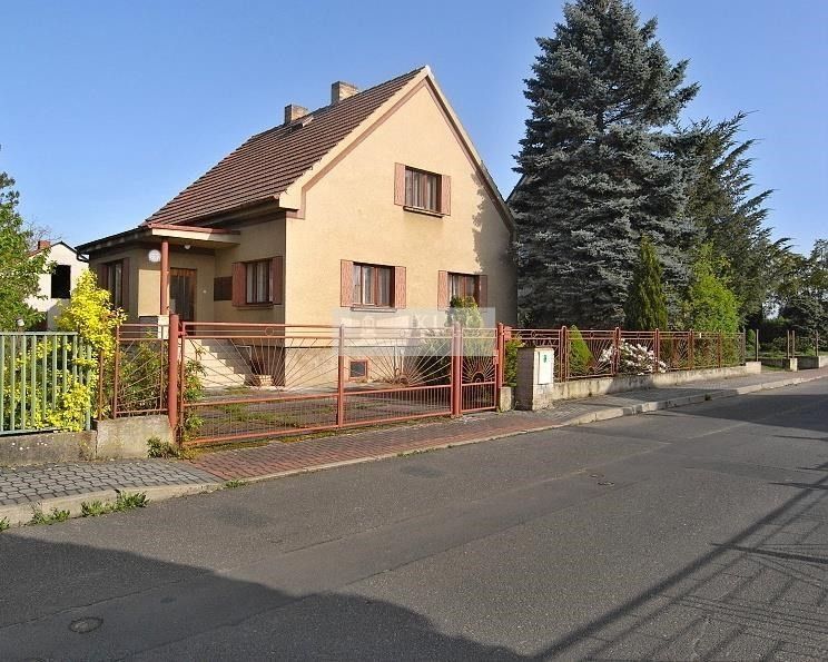 Prodej dům - Horní Počaply, 196 m²