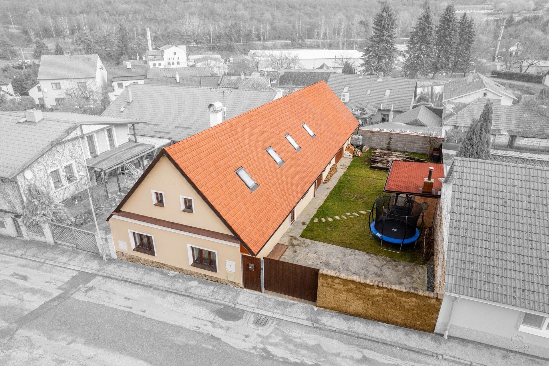 Prodej dům - Kaplířova, Votice, 330 m²