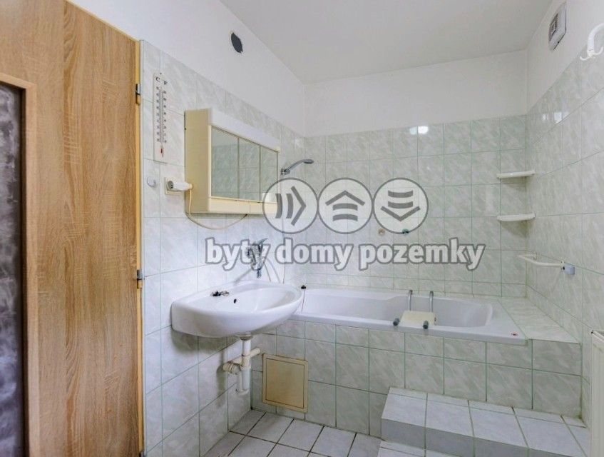 Prodej rodinný dům - Cheb, 350 02