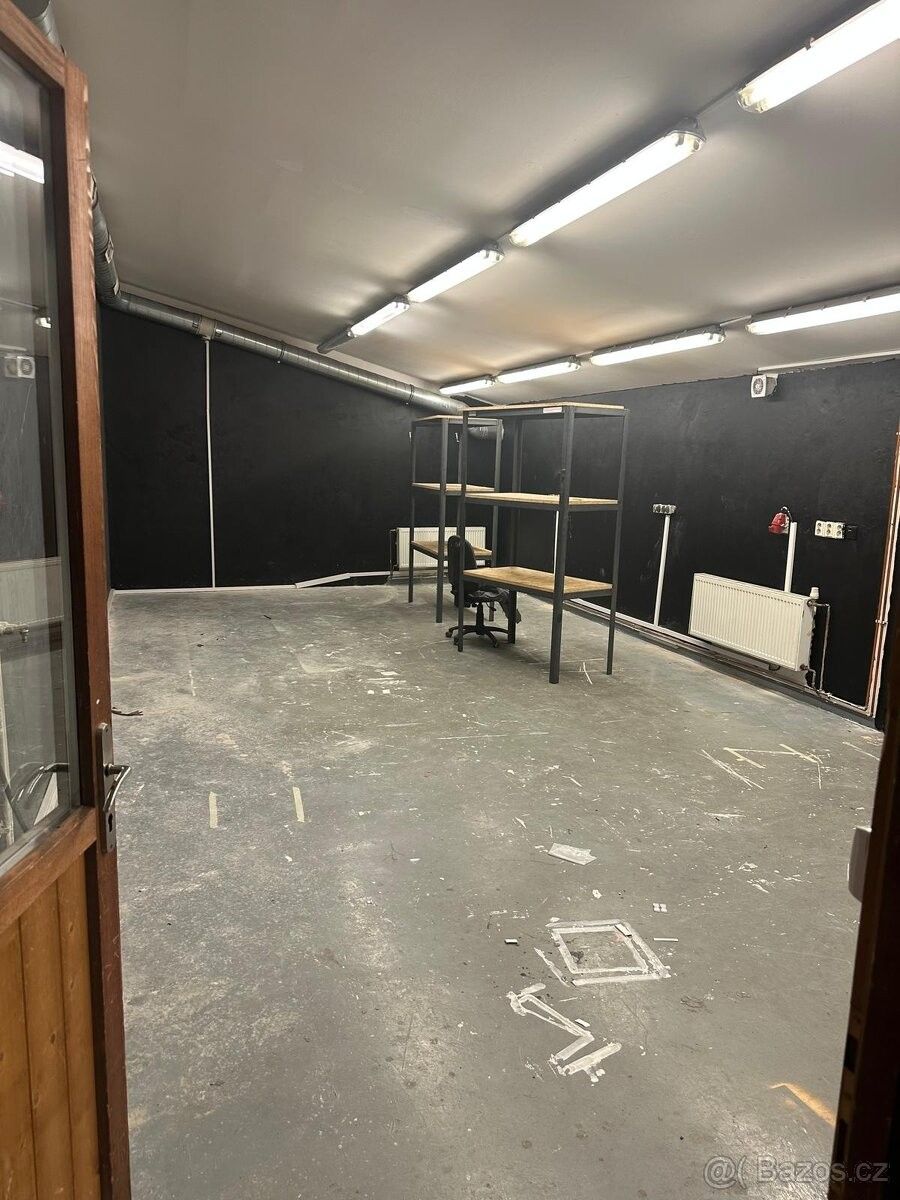 Sklady, Praha, 199 00