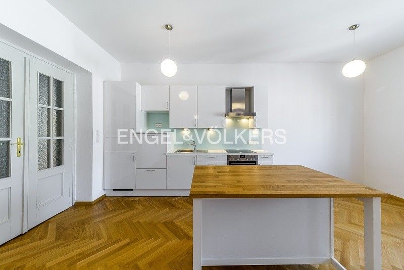 Pronájem byt 3+kk - Balbínova, Praha, 126 m²