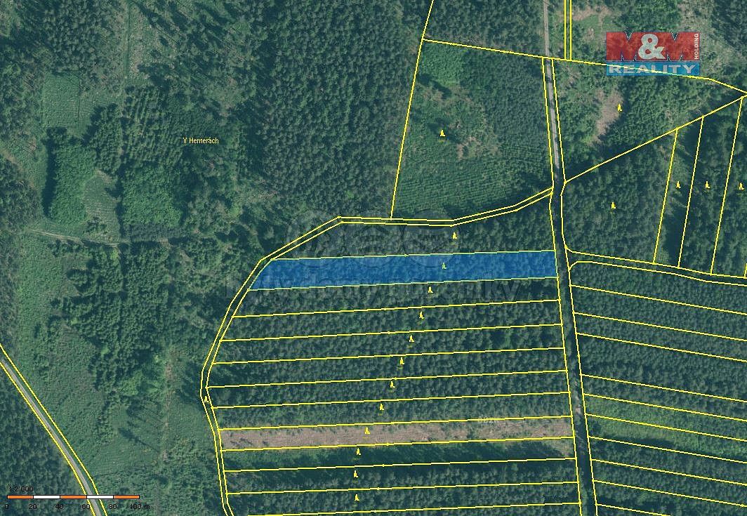 Les, 4 751 m²