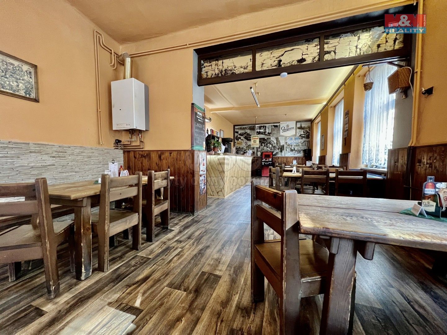 Restaurace, Bezručova, Děčín, 75 m²