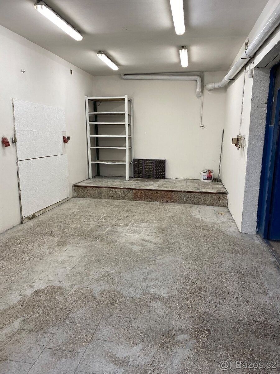 Pronájem obchodní prostory - Boskovice, 680 01