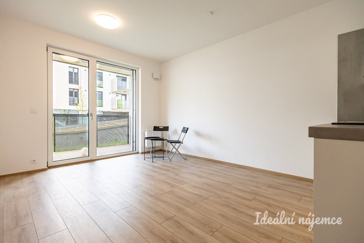 Byt 2+kk · 44 m² · Praha 11, Praha - 4