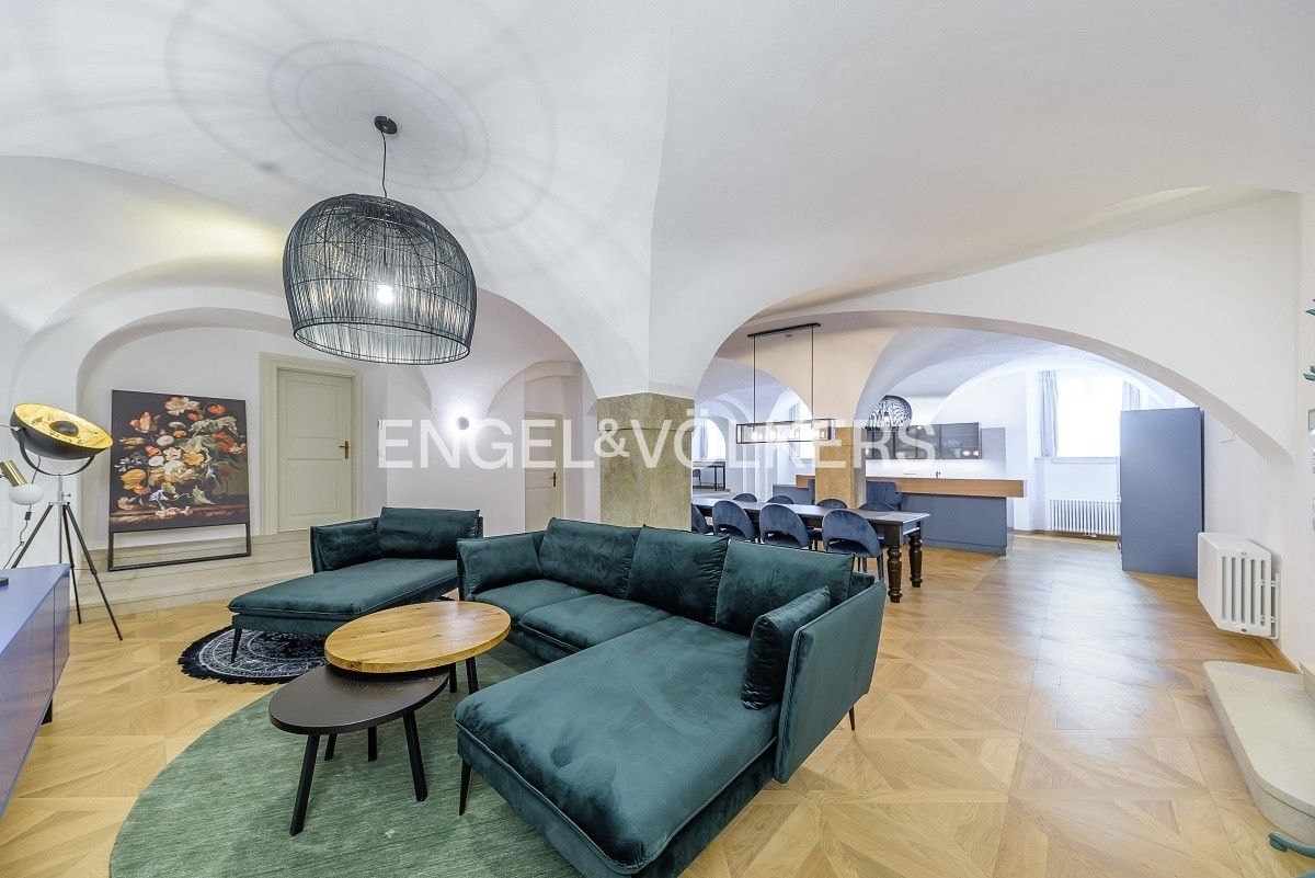 3+kk, Na Kampě, Praha, 186 m²