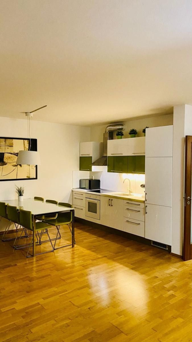 1+kk, Jeseniova, Praha, 67 m²