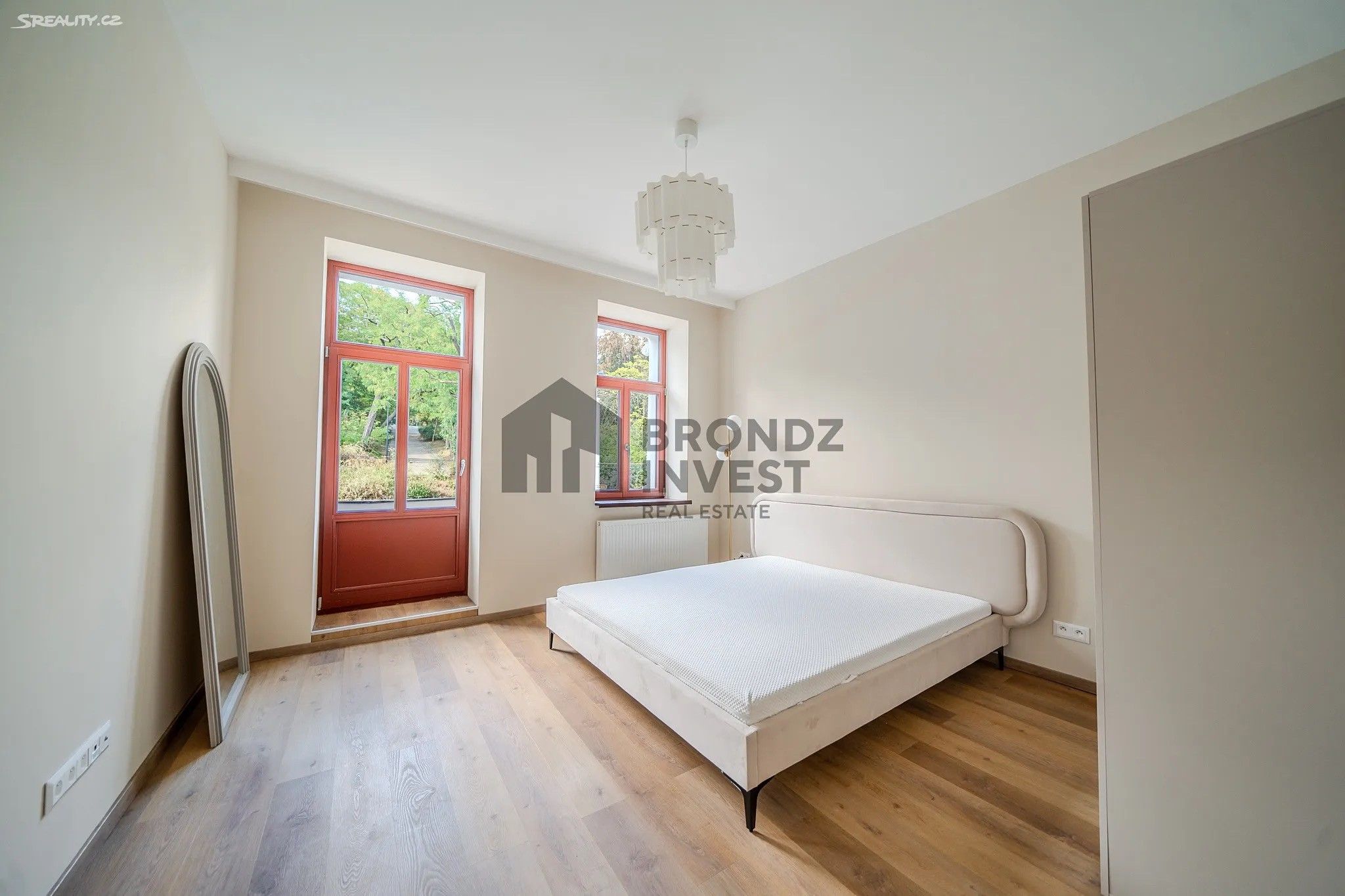 Pronájem byt 2+kk - Francouzská 292/104, Praha, 48 m² - 5