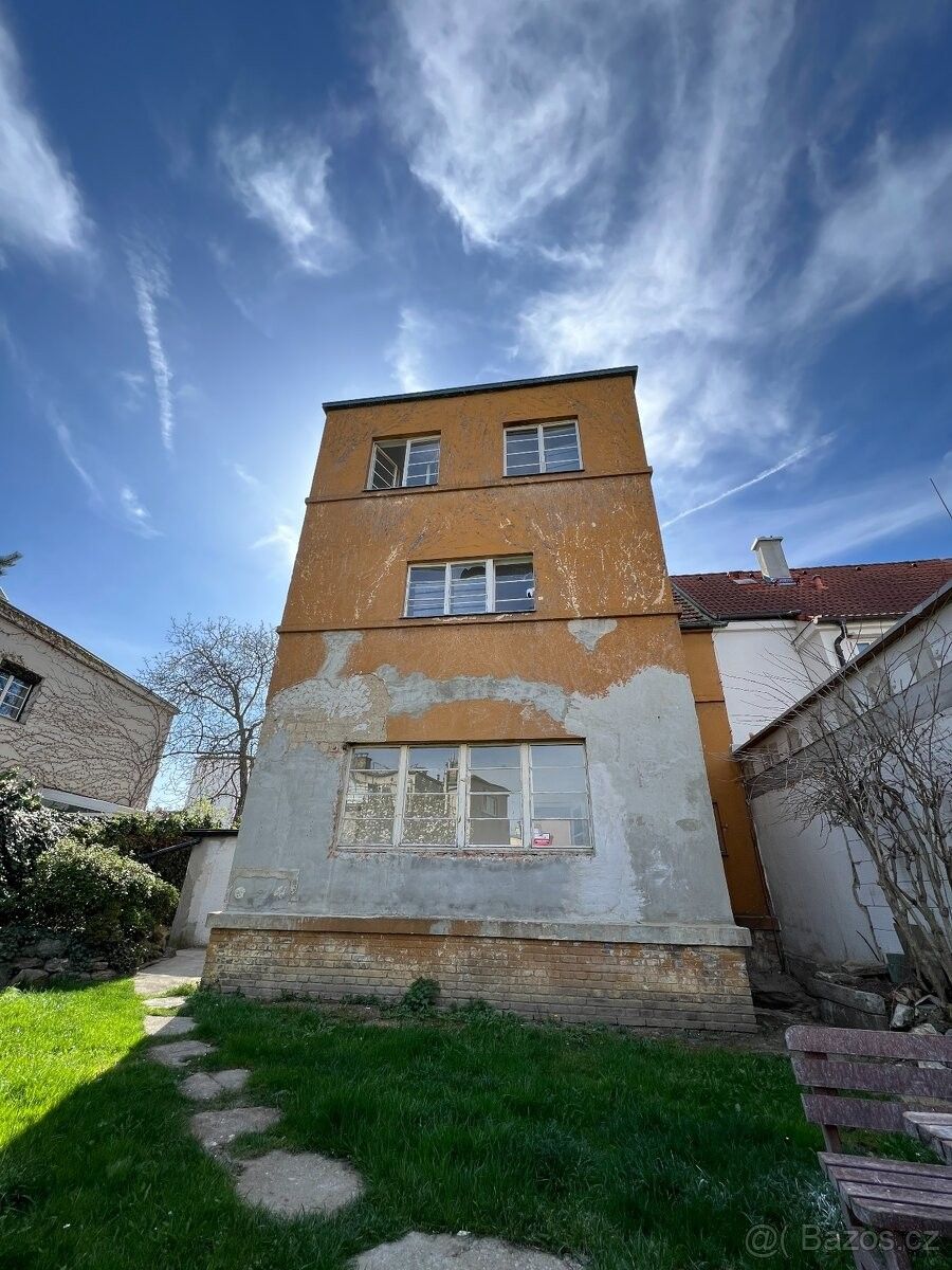Prodej dům - Praha, 140 00, 195 m²