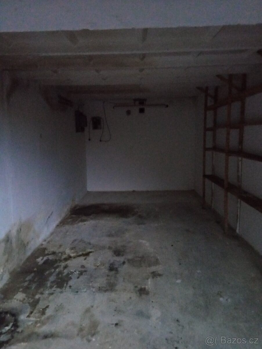 Pronájem garáž - Valašské Meziříčí, 757 01