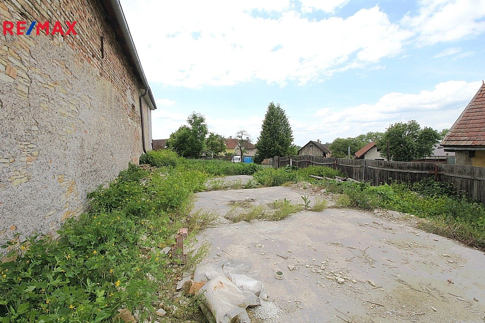 Prodej pozemek pro bydlení - Činěves, 312 m²