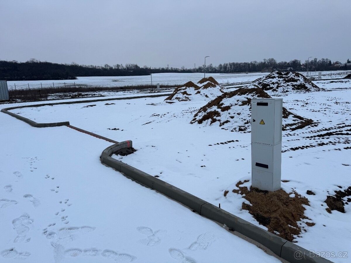 Prodej pozemek pro bydlení - Kly, 277 41