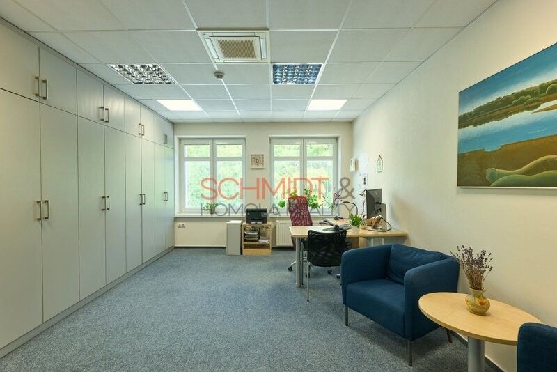 Kanceláře, Hustopeče u Brna, 693 01