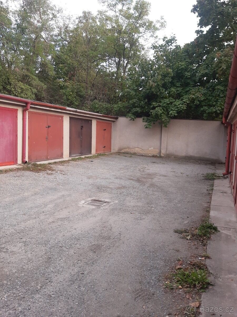 Garáž