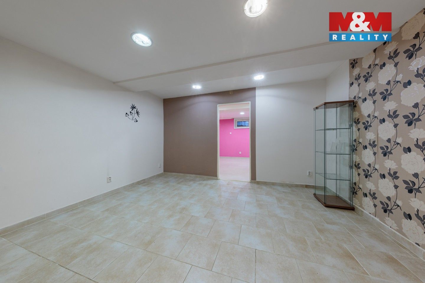 Obchodní prostory, Vítězná, Karlovy Vary, 147 m² - 2