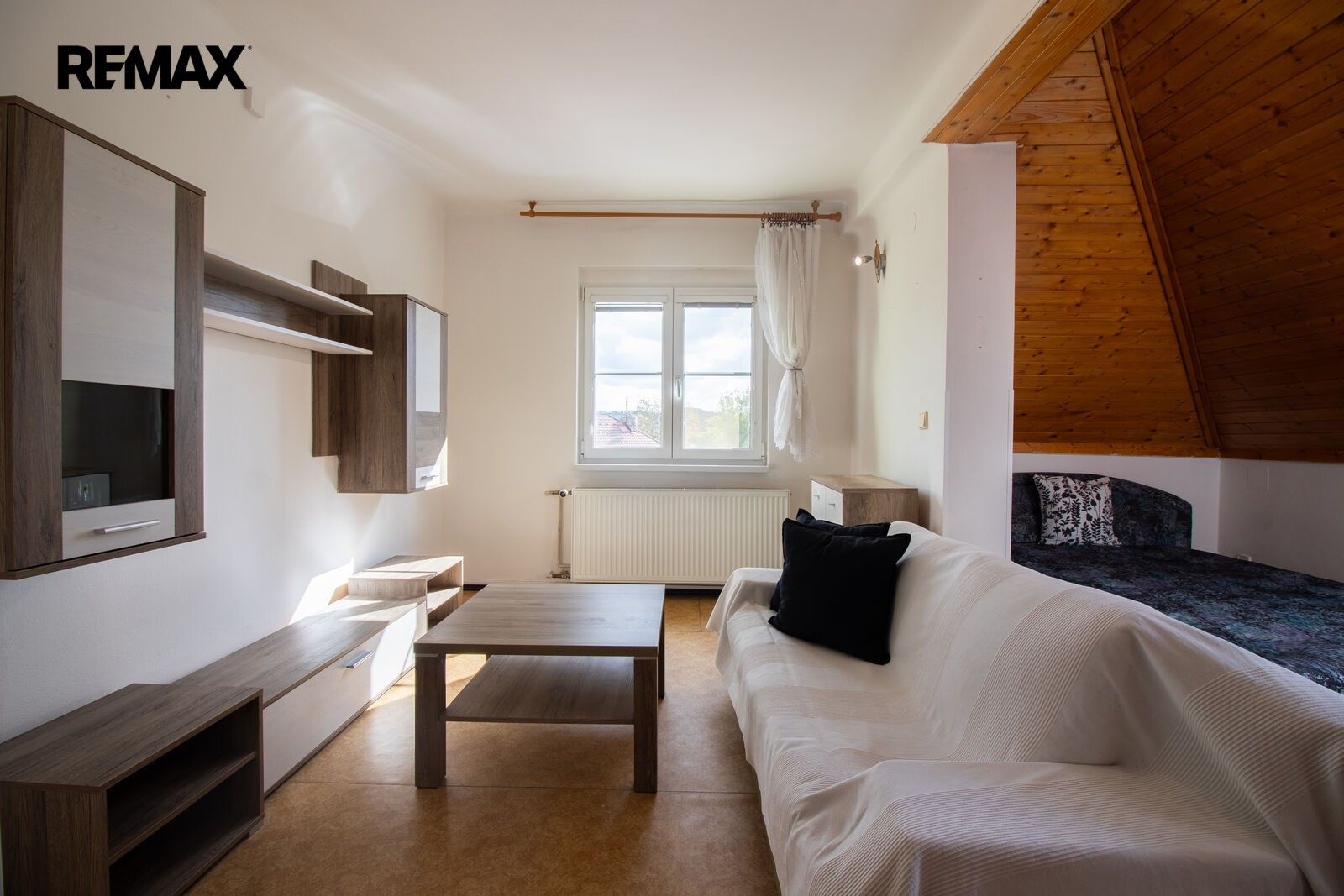 Pronájem byt 1+kk - U školky 176, Senohraby, 46 m² - 5