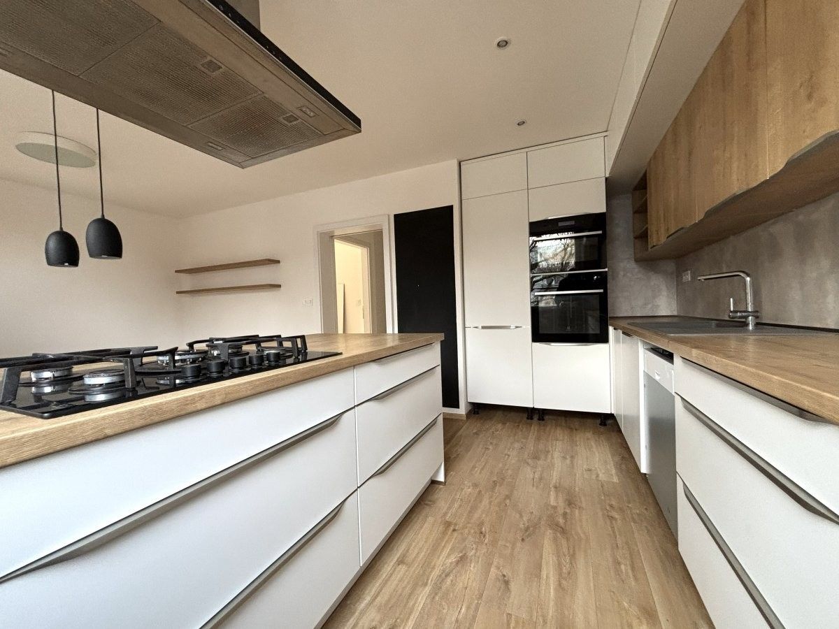 Pronájem byt 3+kk - Elišky Krásnohorské, Plzeň, 67 m²