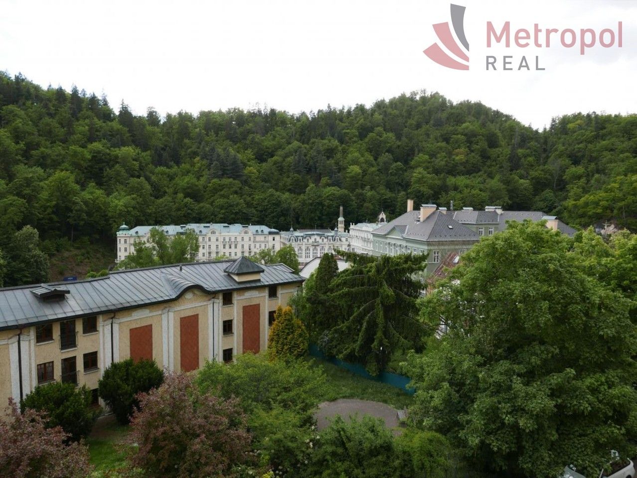 Byt 4+1 · 103 m² · Škroupova 778, Karlovy Vary - 3