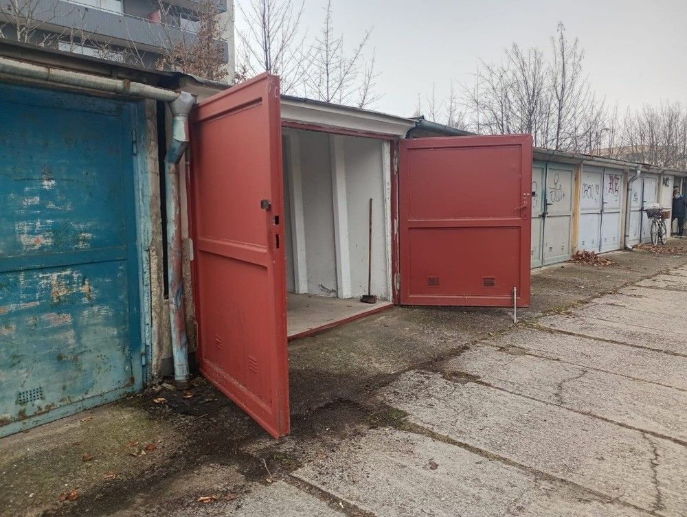 Garáže, Olomouc, 779 00