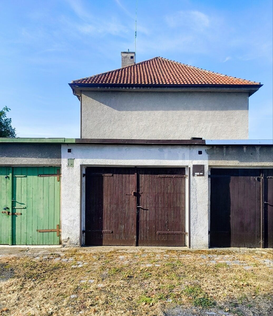 Garáže, Poděbrady, 290 01 - 1