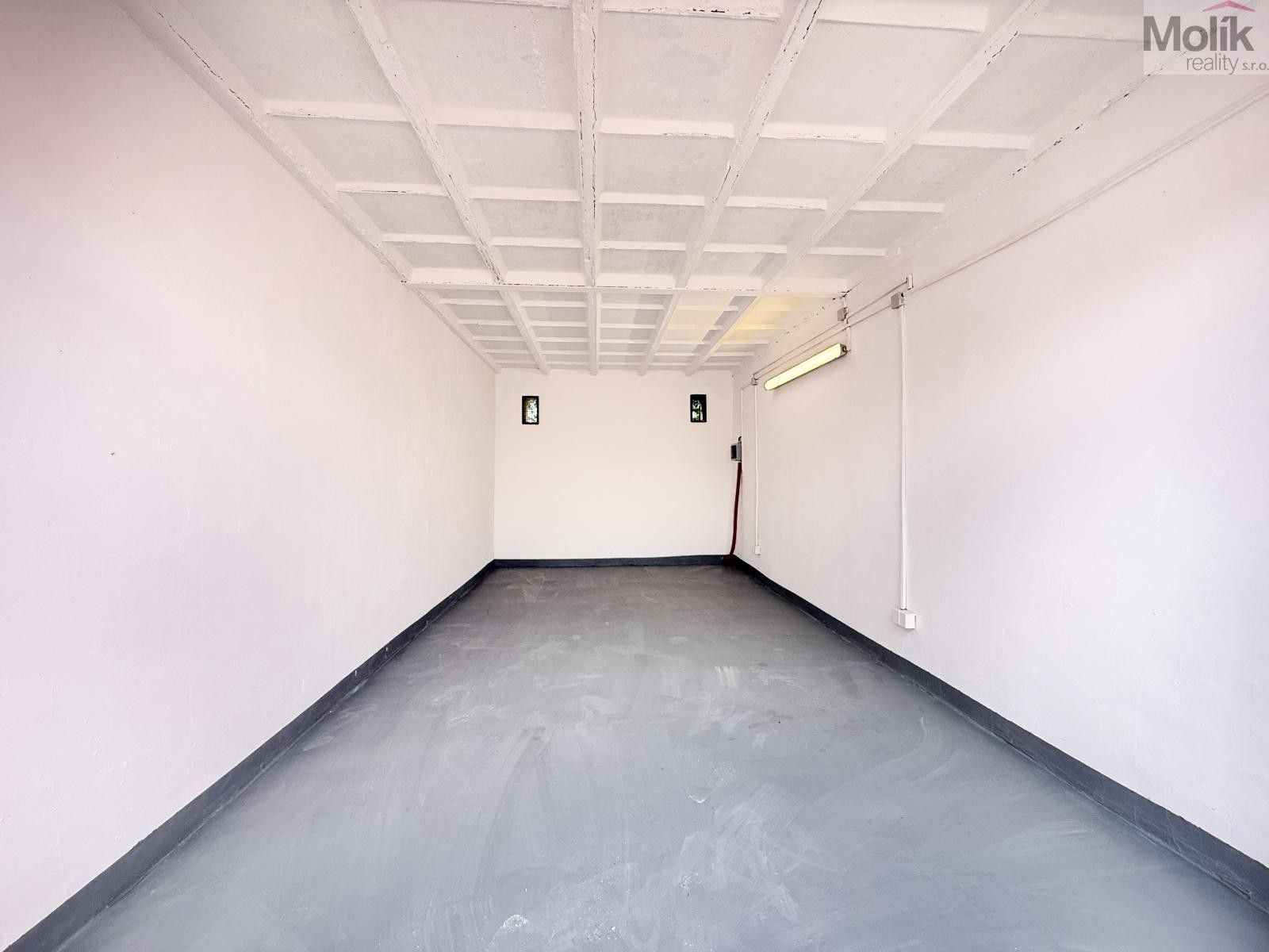 Garáže, Bezručova, Duchcov, 20 m² - 2