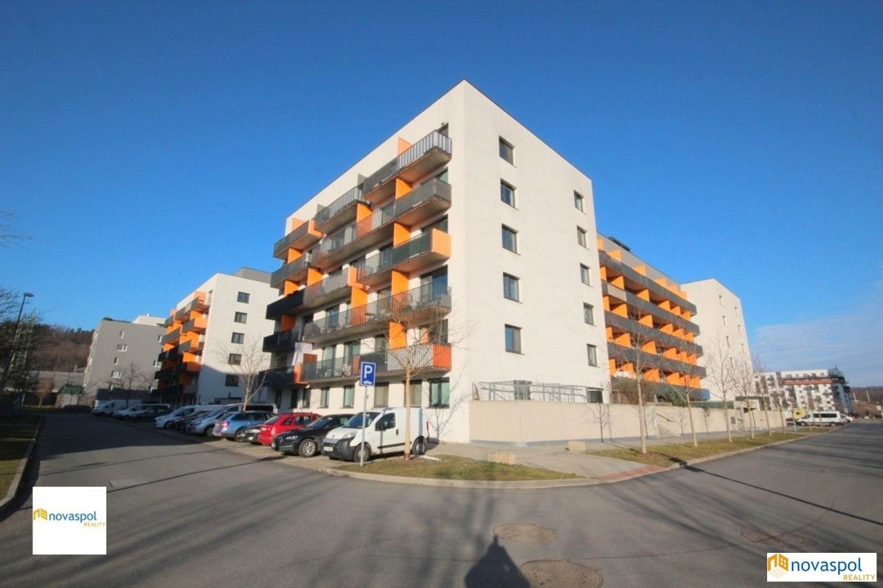 Nemovitost · 15 m² · Strnadových, Praha - 3