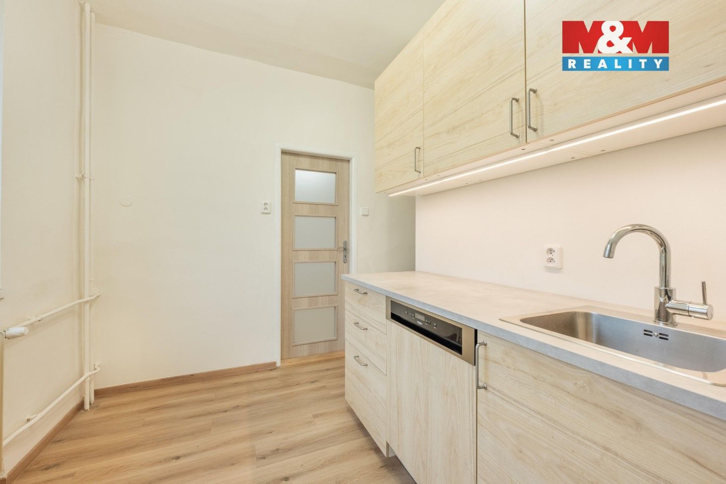 Prodej byt 2+1 - Mochovská, Praha, 52 m²