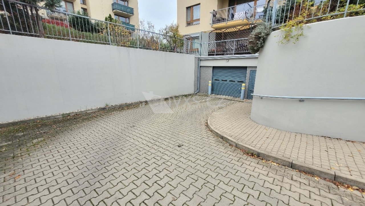 Nemovitost · 12 m² · Věstonická, Praha - 3