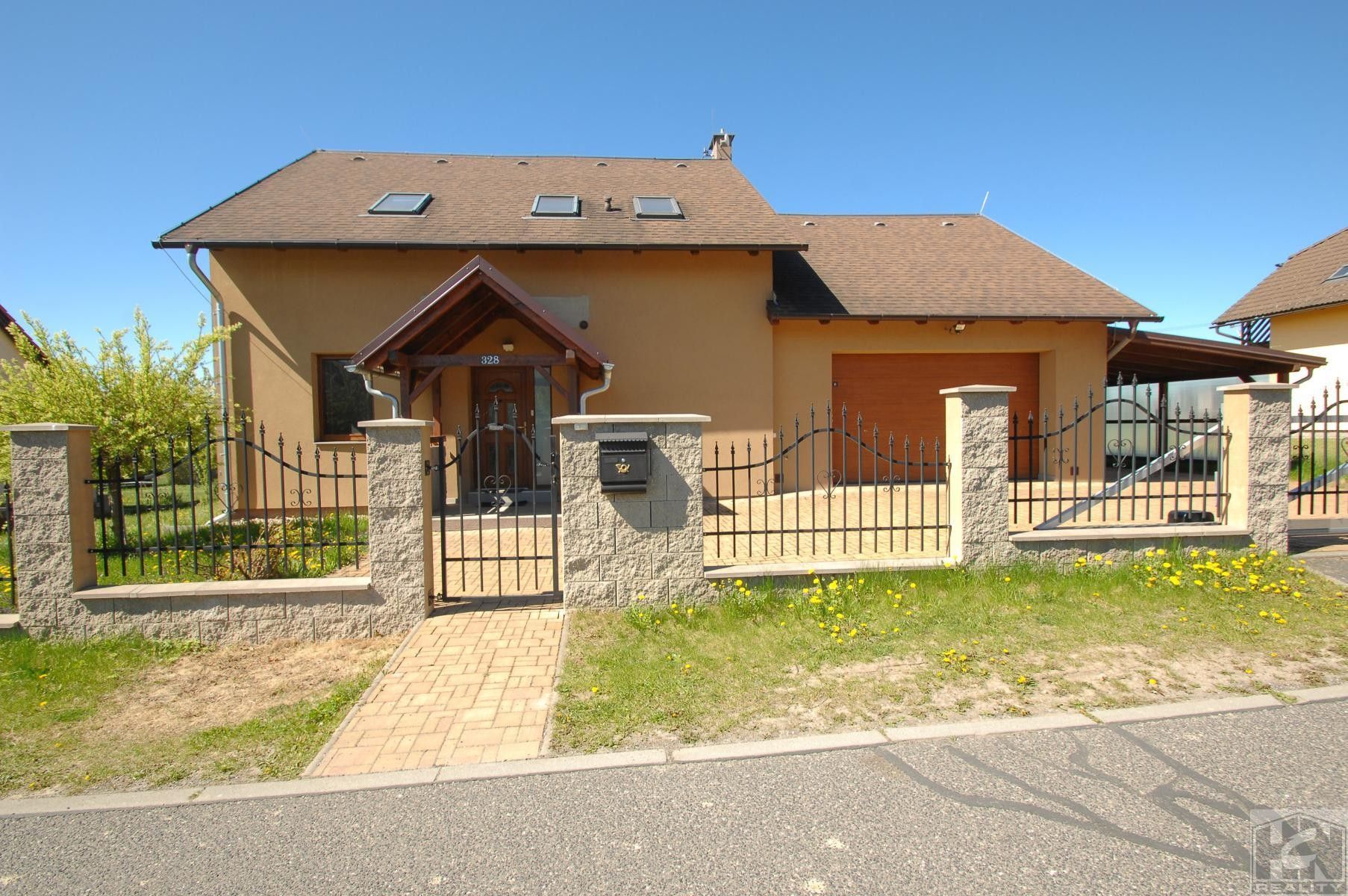 Rodinné domy, Jenišovice, 190 m² - 2